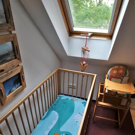 Strandvilla Hubertus - H7 - Maisonette Kandinsky Mit Seitlichem Meerblick Parkplatz Wlan Voll Ausgestattete Kueche Garten Grillplatz Waldbaden Familie Suedlage Apartament Boltenhagen (Ostseebad)