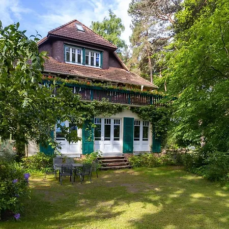 Apartment Strandvilla Hubertus - H7 - Maisonette Kandinsky Mit Seitlichem Meerblick Parkplatz Wlan Voll Ausgestattete Kueche Garten Grillplatz Waldbaden Familie Suedlage Boltenhagen (Ostseebad)