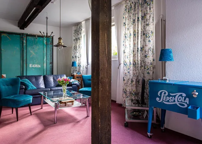 Strandvilla Hubertus - H7 - Maisonette Kandinsky Mit Seitlichem Meerblick Parkplatz Wlan Voll Ausgestattete Kueche Garten Grillplatz Waldbaden Familie Suedlage Appartement Boltenhagen (Ostseebad)