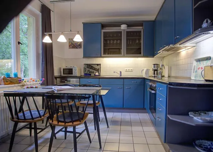 Strandvilla Hubertus - H7 - Maisonette Kandinsky Mit Seitlichem Meerblick Parkplatz Wlan Voll Ausgestattete Kueche Garten Grillplatz Waldbaden Familie Suedlage *