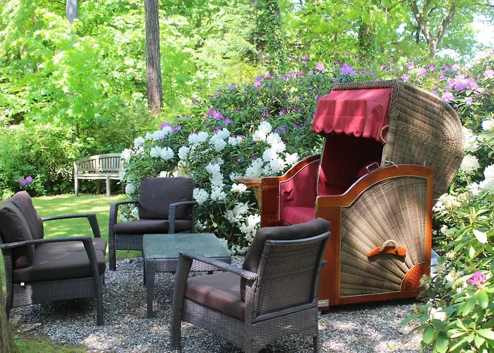 Appartement Strandvilla Hubertus - H7 - Maisonette Kandinsky Mit Seitlichem Meerblick Parkplatz Wlan Voll Ausgestattete Kueche Garten Grillplatz Waldbaden Familie Suedlage Boltenhagen (Ostseebad)