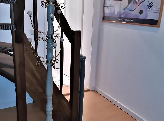 Appartement Strandvilla Hubertus - H7 - Maisonette Kandinsky Mit Seitlichem Meerblick Parkplatz Wlan Voll Ausgestattete Kueche Garten Grillplatz Waldbaden Familie Suedlage Boltenhagen (Ostseebad)