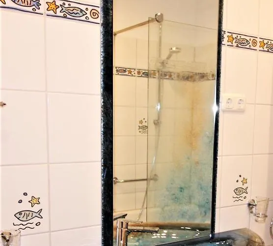 Appartement Strandvilla Hubertus - H7 - Maisonette Kandinsky Mit Seitlichem Meerblick Parkplatz Wlan Voll Ausgestattete Kueche Garten Grillplatz Waldbaden Familie Suedlage