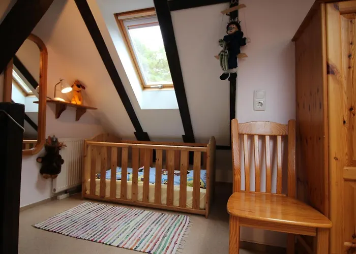 Appartement Strandvilla Hubertus - H7 - Maisonette Kandinsky Mit Seitlichem Meerblick Parkplatz Wlan Voll Ausgestattete Kueche Garten Grillplatz Waldbaden Familie Suedlage Boltenhagen (Ostseebad)